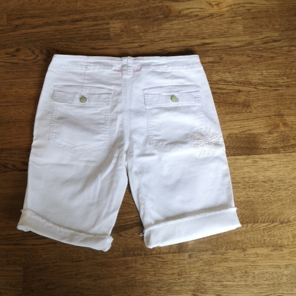 AMERICAN Eagle White Stretch Denim Bermuda Shorts - Picture 3 of 6